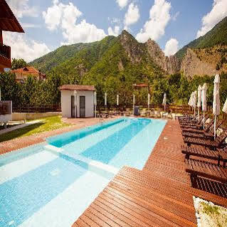 Irenes Resort Loutraki  Ngoại thất bức ảnh